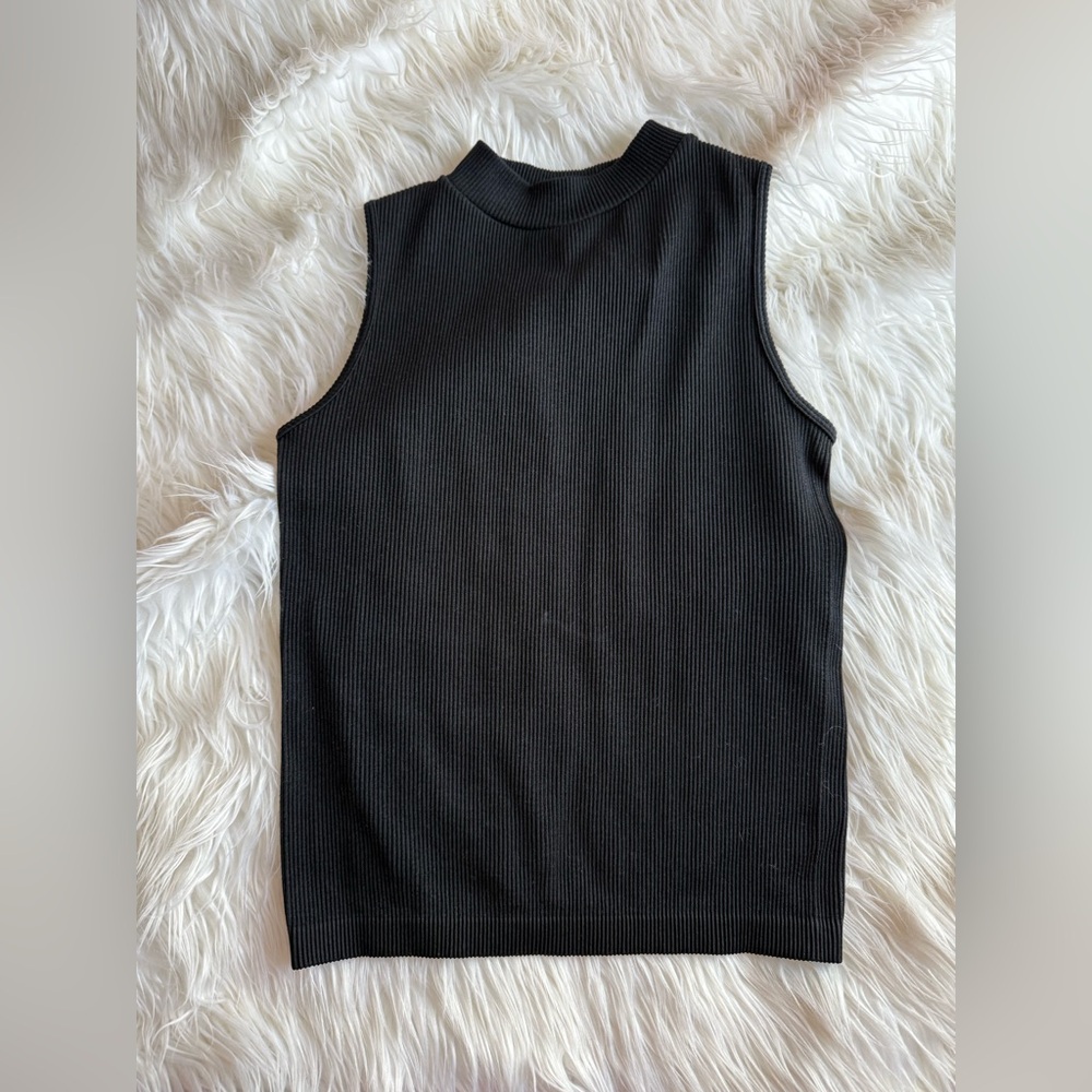 Black Seamless Ribbed Top